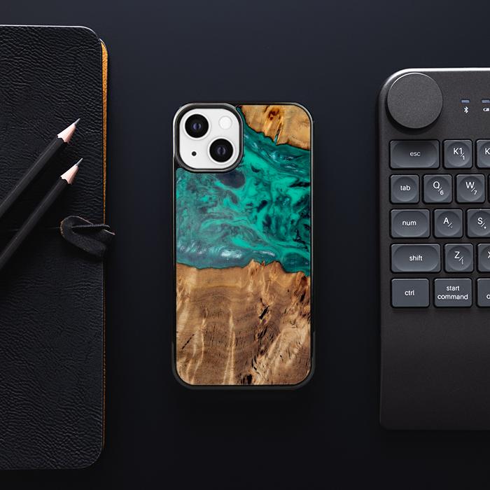iPhone 13 Handyhülle aus Harz und Holz - Synergy#D133