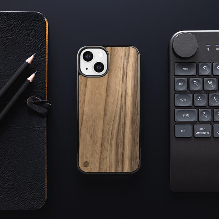 iPhone 13 Handyhülle aus Holz - Nussbaum