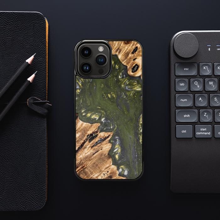 iPhone 14 Pro Max Handyhülle aus Harz und Holz - SYNERGY#A106