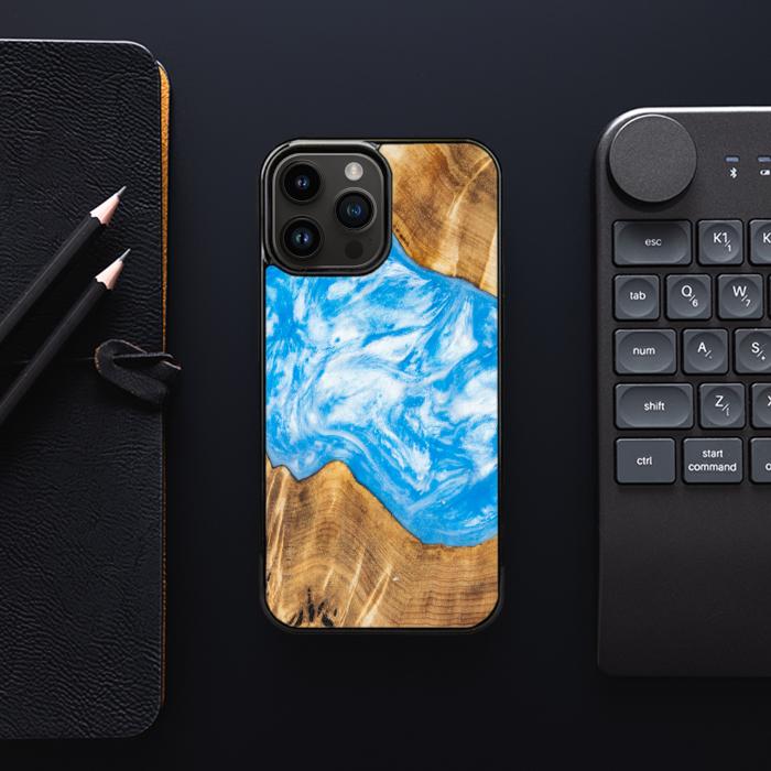 iPhone 14 Pro Max Handyhülle aus Harz und Holz - SYNERGY#A28