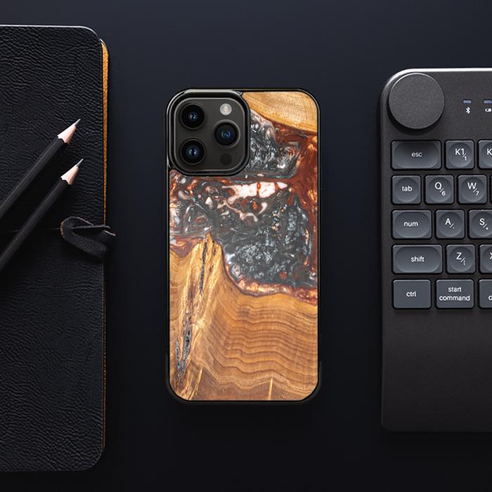 iPhone 14 Pro Max Handyhülle aus Harz und Holz - SYNERGY#B37
