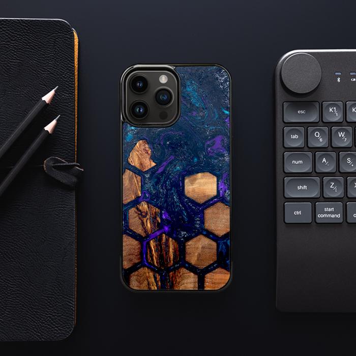 iPhone 14 Pro Max Handyhülle aus Harz und Holz - Synergy#D106