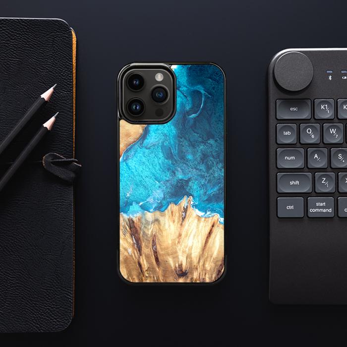 iPhone 14 Pro Max Handyhülle aus Harz und Holz - Synergy#D115