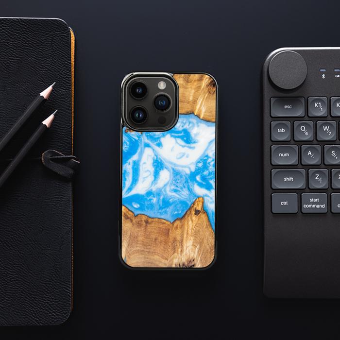 iPhone 14 Pro Handyhülle aus Harz und Holz - Synergy#A34