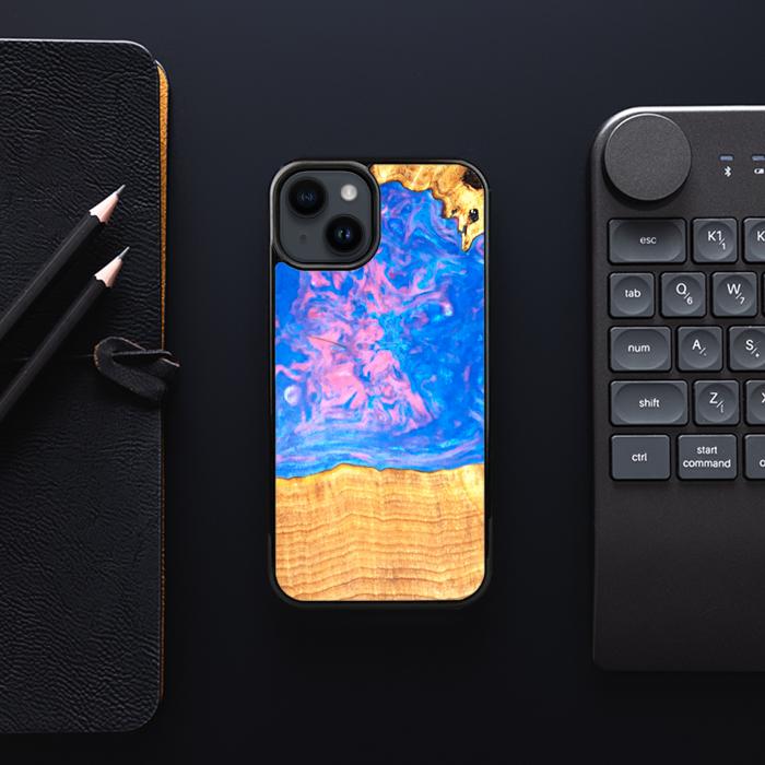 iPhone 14 Handyhülle aus Harz und Holz - SYNERGY#B23