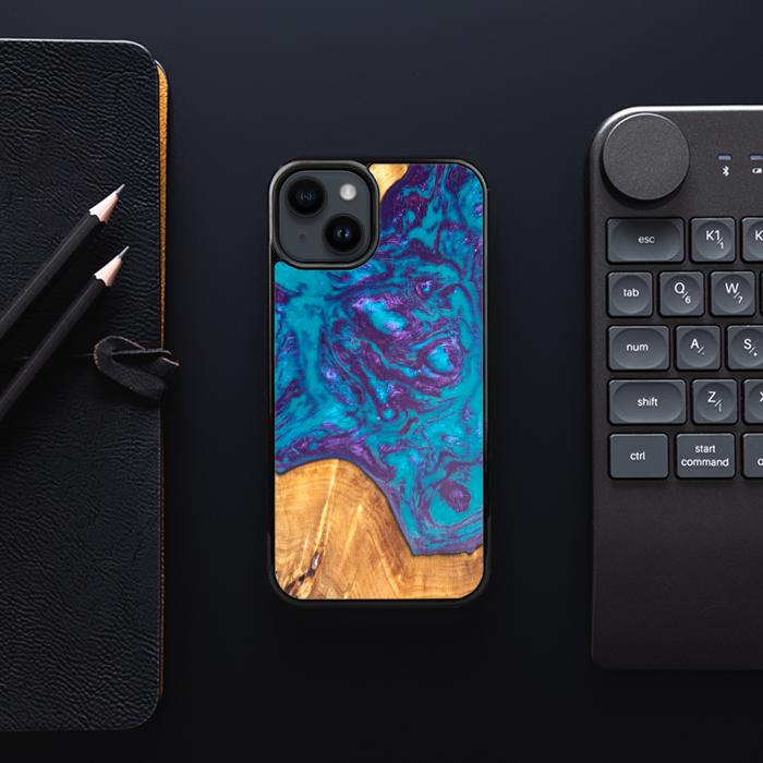 iPhone 14 Handyhülle aus Harz und Holz - Synergy#B28