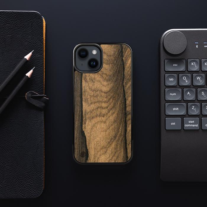 iPhone 14 Handyhülle aus Holz - Ziricote