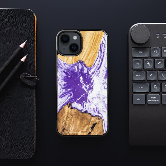 iPhone 15 Plus Handyhülle aus Harz und Holz - SYNERGY#A79
