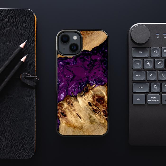 iPhone 15 Plus Handyhülle aus Harz und Holz - Synergy#D113