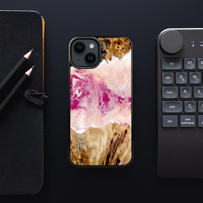 iPhone 15 Plus Handyhülle aus Harz und Holz - Synergy#D119
