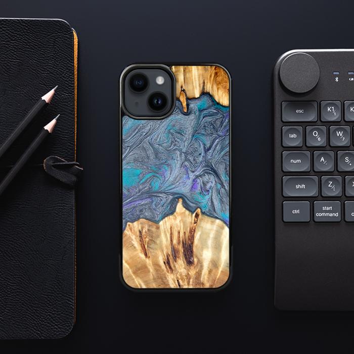 iPhone 15 Plus Handyhülle aus Harz und Holz - Synergy#D135