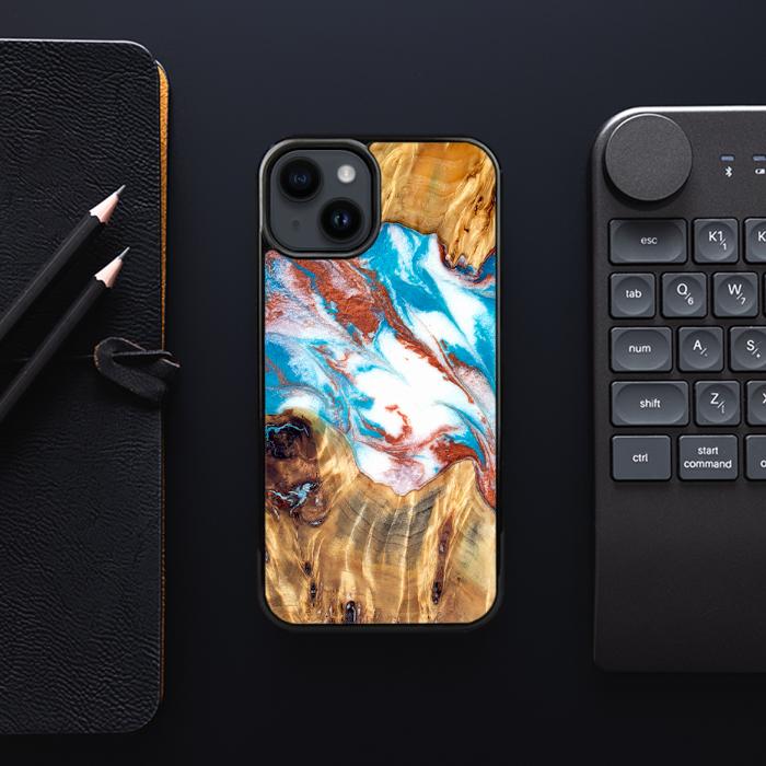 iPhone 15 Plus Handyhülle aus Harz und Holz - Synergy#D137