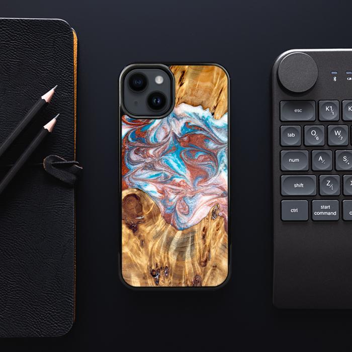 iPhone 15 Plus Handyhülle aus Harz und Holz - Synergy#D138