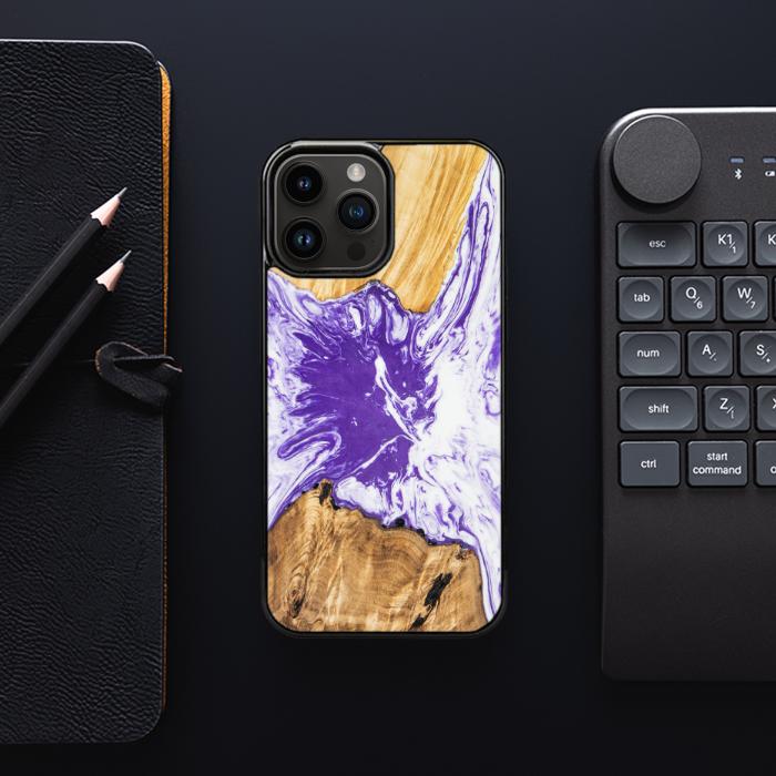 iPhone 15 Pro Max Handyhülle aus Harz und Holz - SYNERGY#A79
