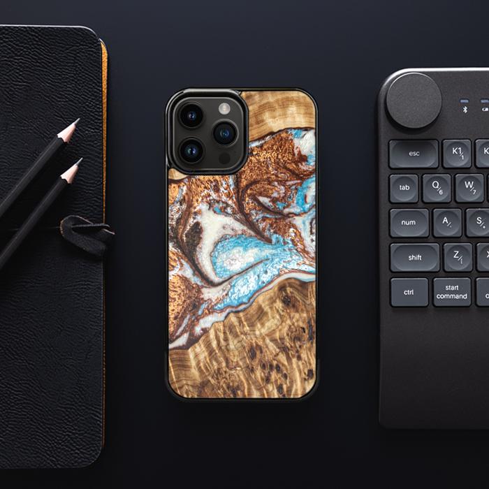 iPhone 15 Pro Max Handyhülle aus Harz und Holz - SYNERGY#B11