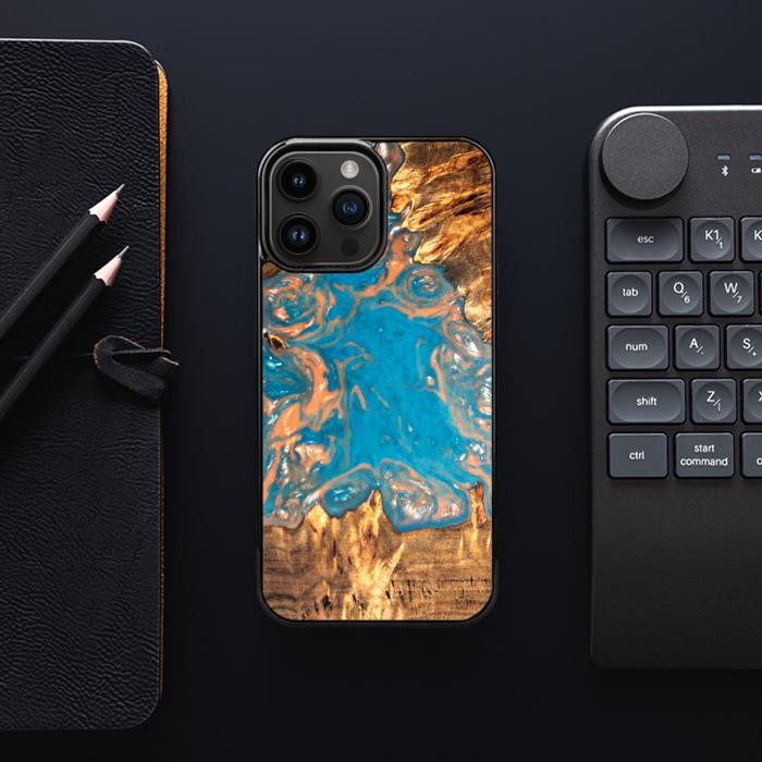 iPhone 15 Pro Max Handyhülle aus Harz und Holz - SYNERGY#B22