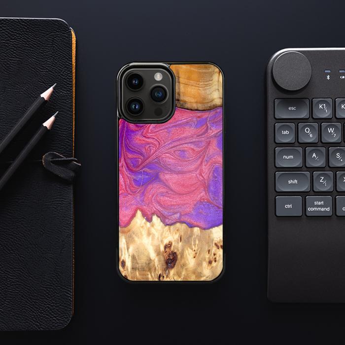iPhone 15 Pro Max Handyhülle aus Harz und Holz - Synergy#D136