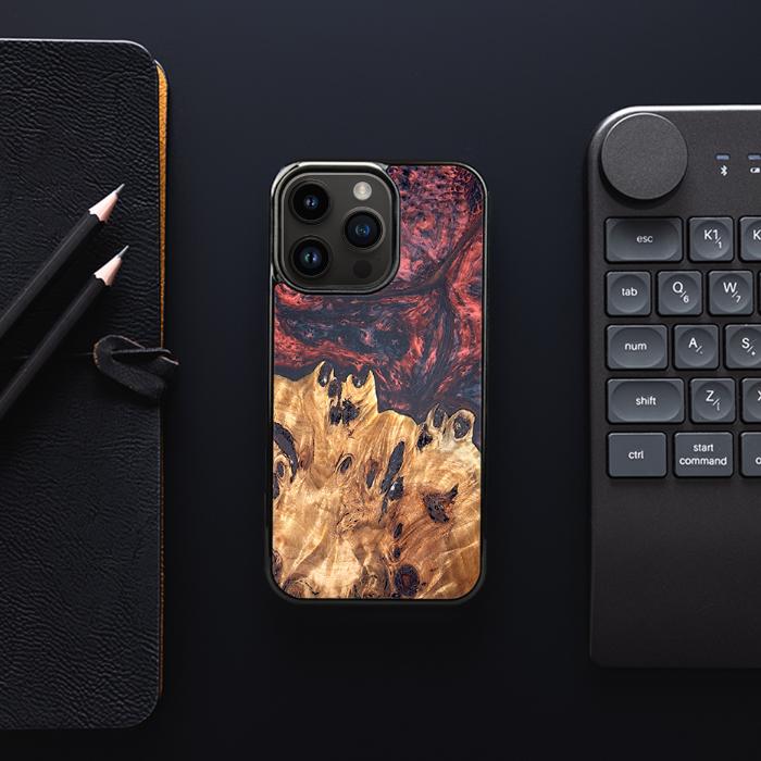 iPhone 15 Pro Handyhülle aus Harz und Holz - Synergy#D118