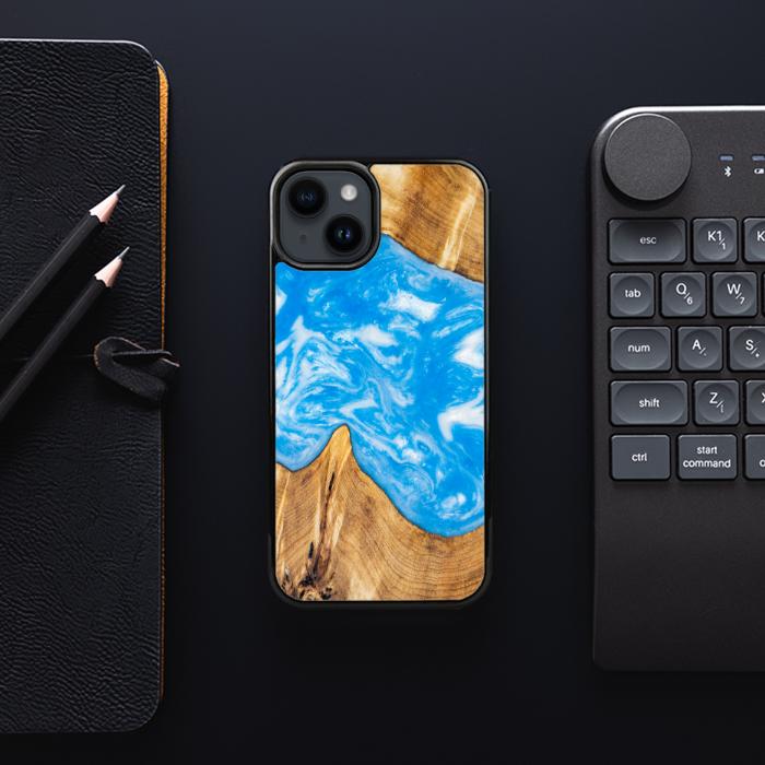 iPhone 15 Handyhülle aus Harz und Holz - SYNERGY#A26