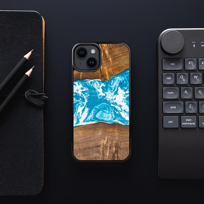 iPhone 15 Handyhülle aus Harz und Holz - SYNERGY#A7