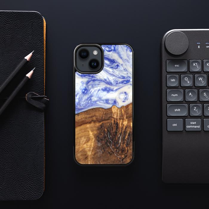 iPhone 15 Handyhülle aus Harz und Holz - SYNERGY#B04