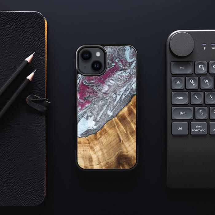 iPhone 15 Handyhülle aus Harz und Holz - SYNERGY#C12