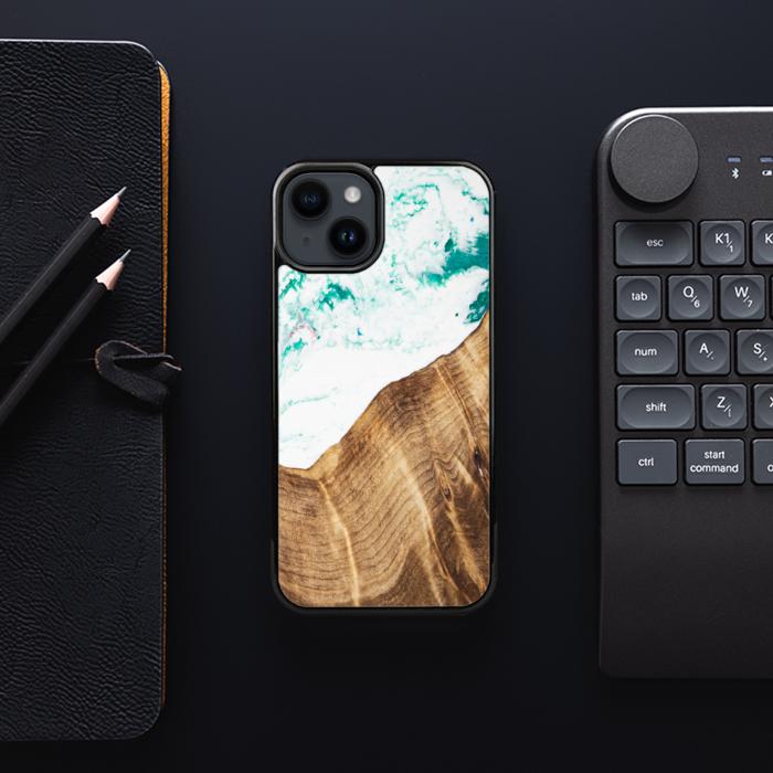 iPhone 15 Handyhülle aus Harz und Holz - SYNERGY#C14
