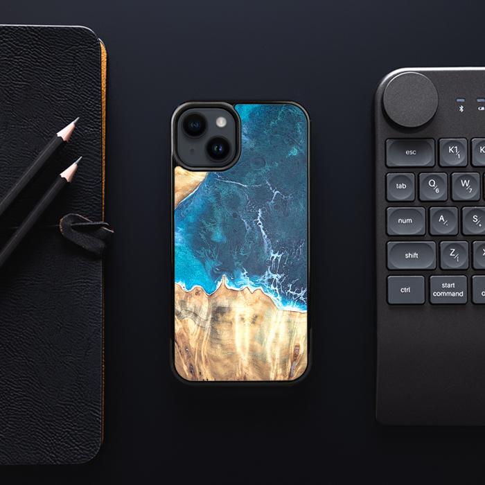 iPhone 15 Handyhülle aus Harz und Holz - Synergy#D116