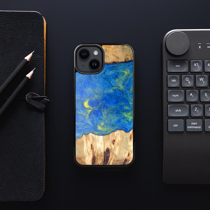 iPhone 15 Handyhülle aus Harz und Holz - Synergy#D131