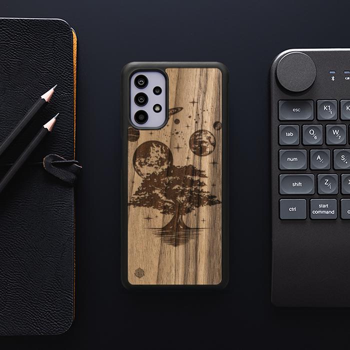 Samsung Galaxy A32 4G Handyhülle aus Holz - Galactic Garden