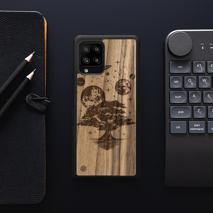 Samsung Galaxy A42 5G Handyhülle aus Holz - Galactic Garden