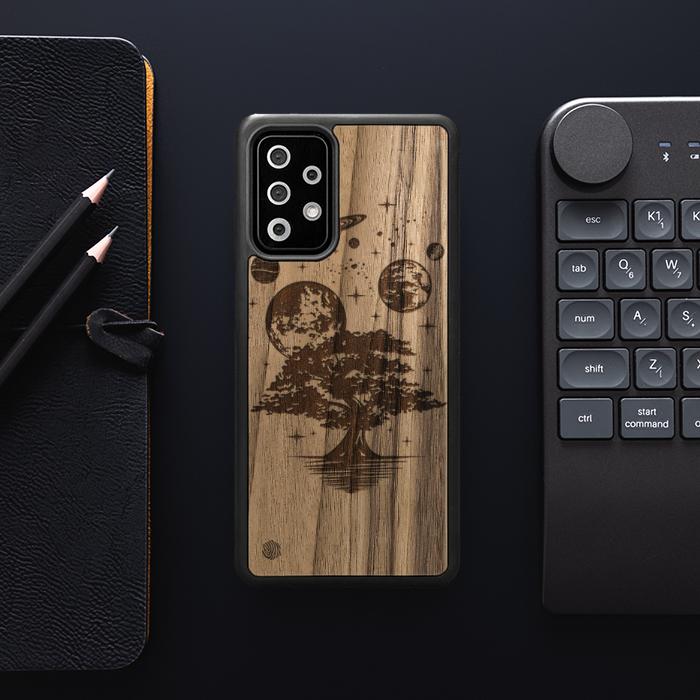 Samsung Galaxy A72 5G Handyhülle aus Holz - Galactic Garden