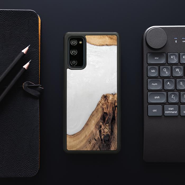 Samsung Galaxy S20 FE Handyhülle aus Harz und Holz - SYNERGY#A65