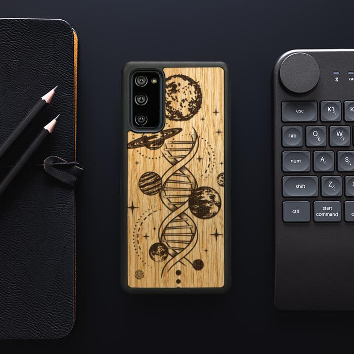 Samsung Galaxy S20 FE Handyhülle aus Holz - Space DNA (Eiche)