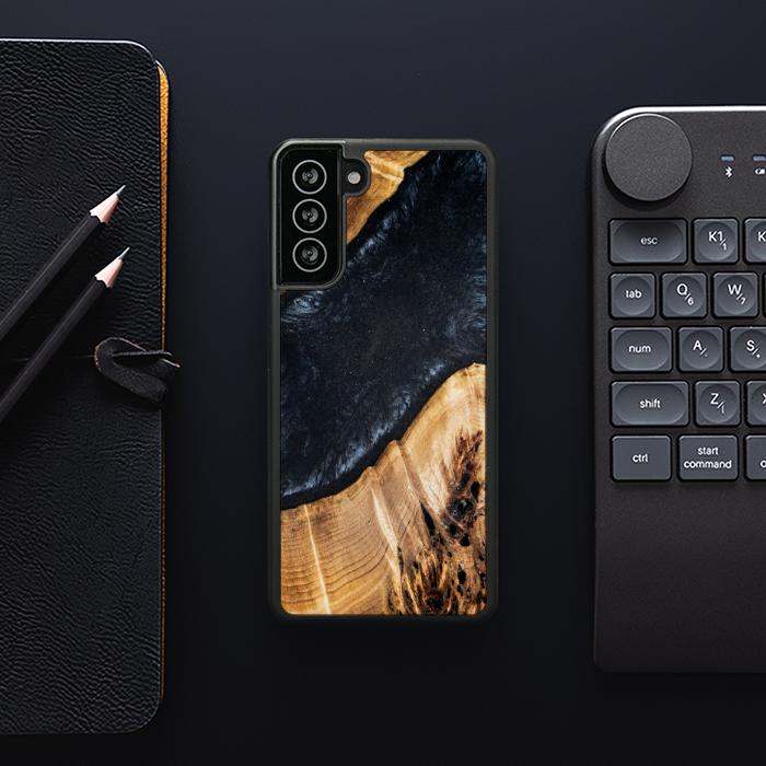Samsung Galaxy S21 FE Handyhülle aus Harz und Holz - SYNERGY#A54