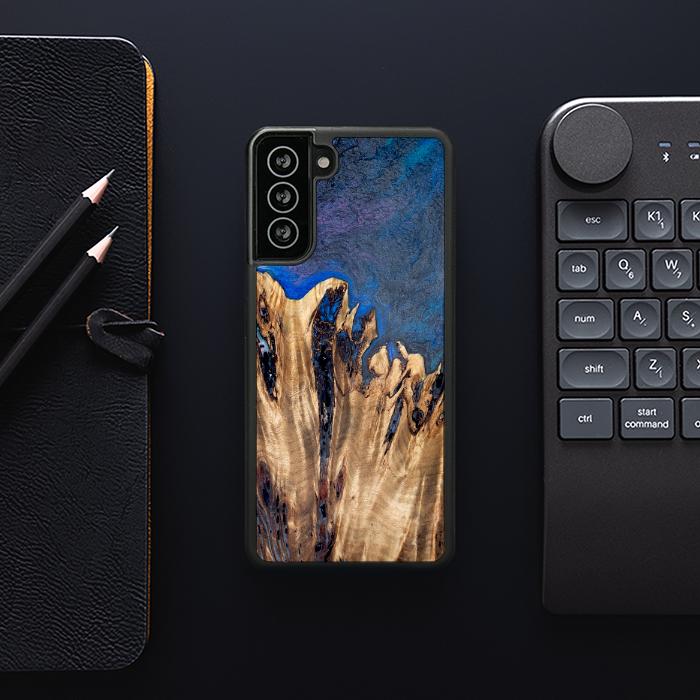Samsung Galaxy S21 FE Handyhülle aus Harz und Holz - Synergy#D120
