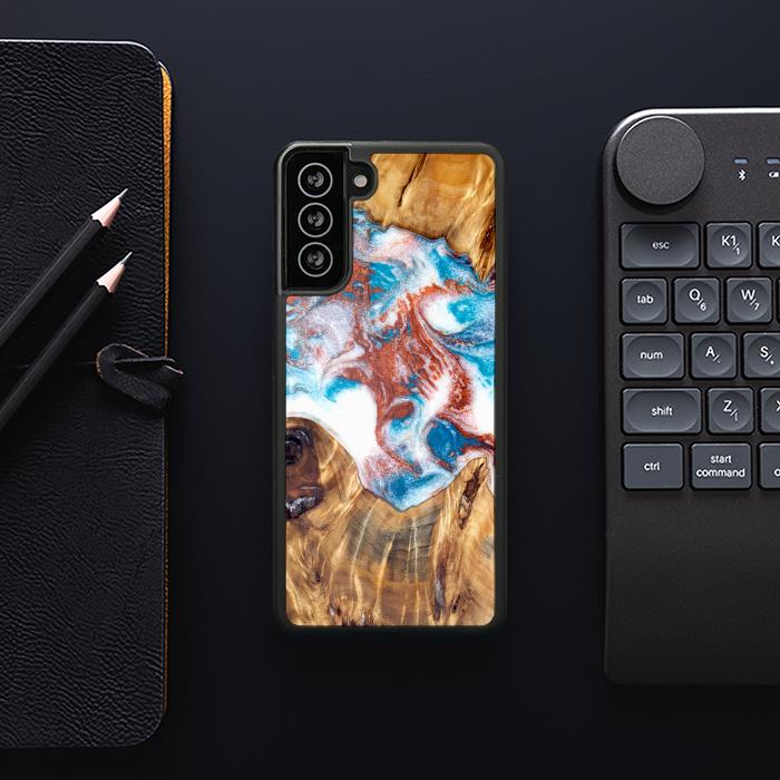 Samsung Galaxy S21 FE Handyhülle aus Harz und Holz - Synergy#D125