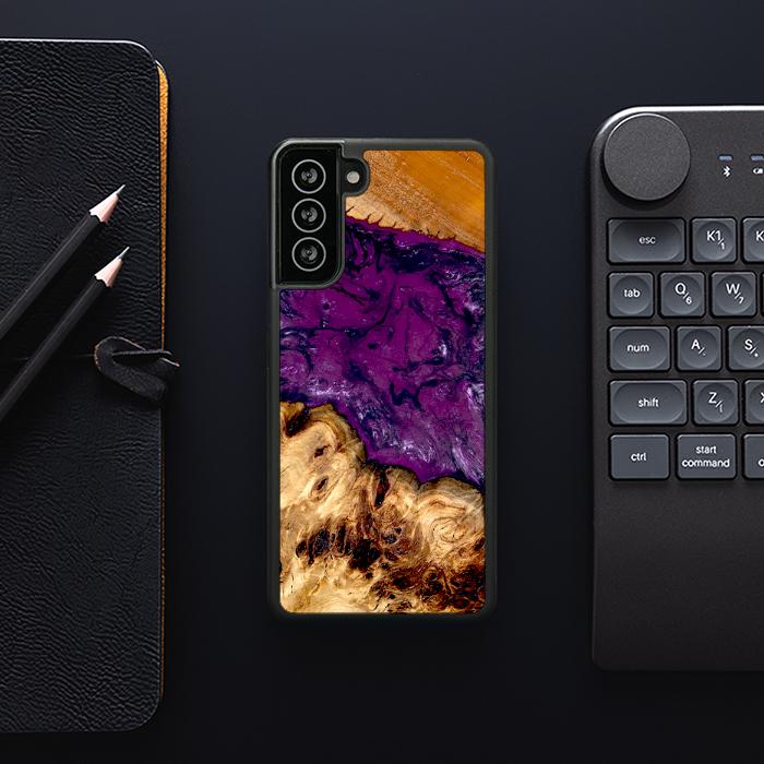 Samsung Galaxy S21 FE Handyhülle aus Harz und Holz - Synergy#D130