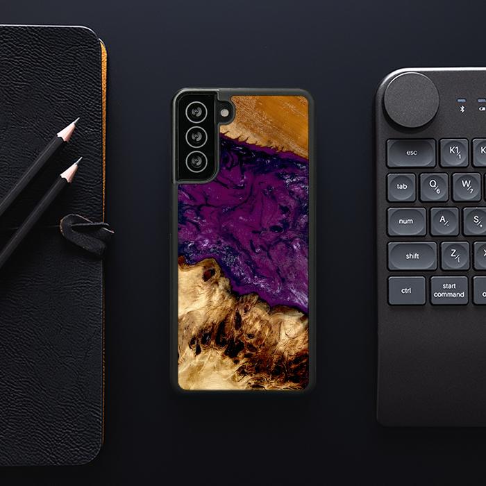 Samsung Galaxy S21 FE Handyhülle aus Harz und Holz - Synergy#D134