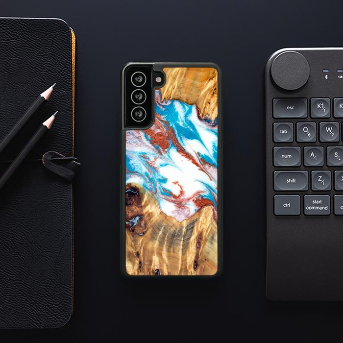 Samsung Galaxy S21 FE Handyhülle aus Harz und Holz - Synergy#D137