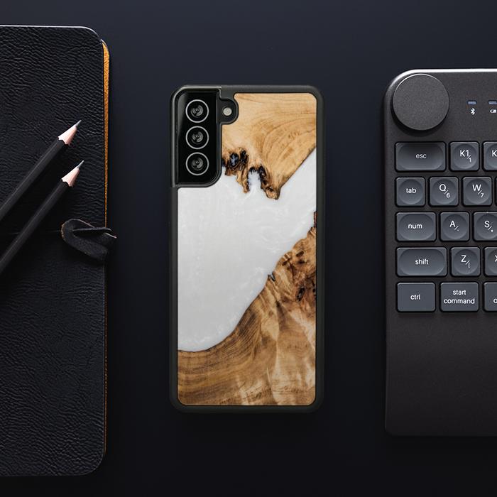 Samsung Galaxy S21 Plus Handyhülle aus Harz und Holz - SYNERGY#A67