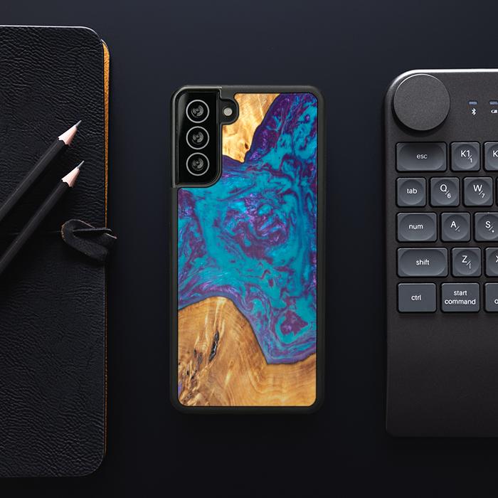 Samsung Galaxy S21 Plus Handyhülle aus Harz und Holz - SYNERGY#B25