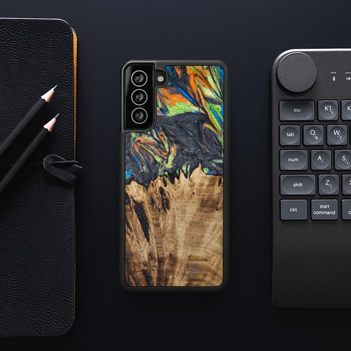 Samsung Galaxy S21 Plus Handyhülle aus Harz und Holz - SYNERGY#C22