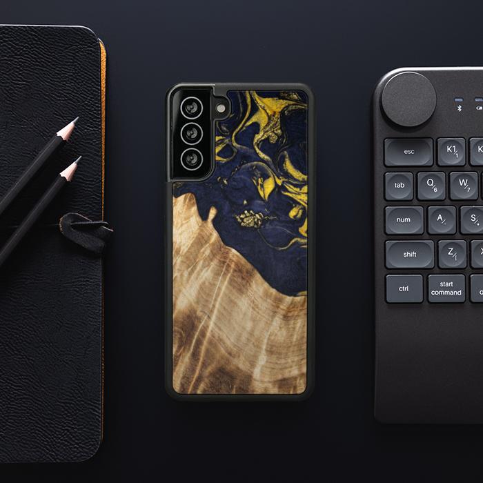 Samsung Galaxy S21 Plus Handyhülle aus Harz und Holz - SYNERGY#C26