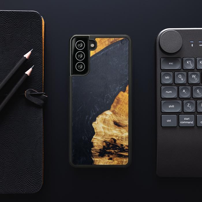 Samsung Galaxy S21 Plus Handyhülle aus Harz und Holz - Synergy#B18