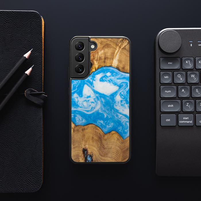 Samsung Galaxy S22 Plus Handyhülle aus Harz und Holz - SYNERGY#A32