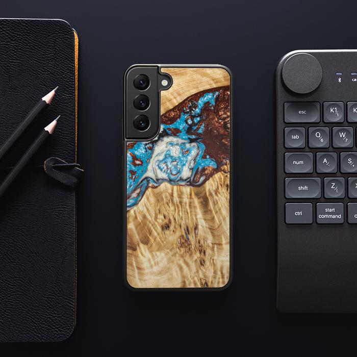 Samsung Galaxy S22 Plus Handyhülle aus Harz und Holz - SYNERGY#B12