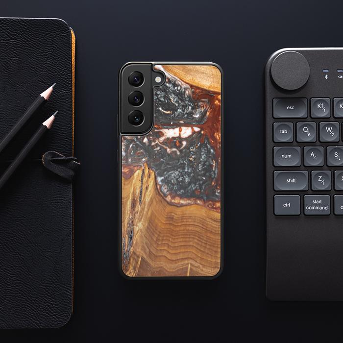 Samsung Galaxy S22 Plus Handyhülle aus Harz und Holz - SYNERGY#B37