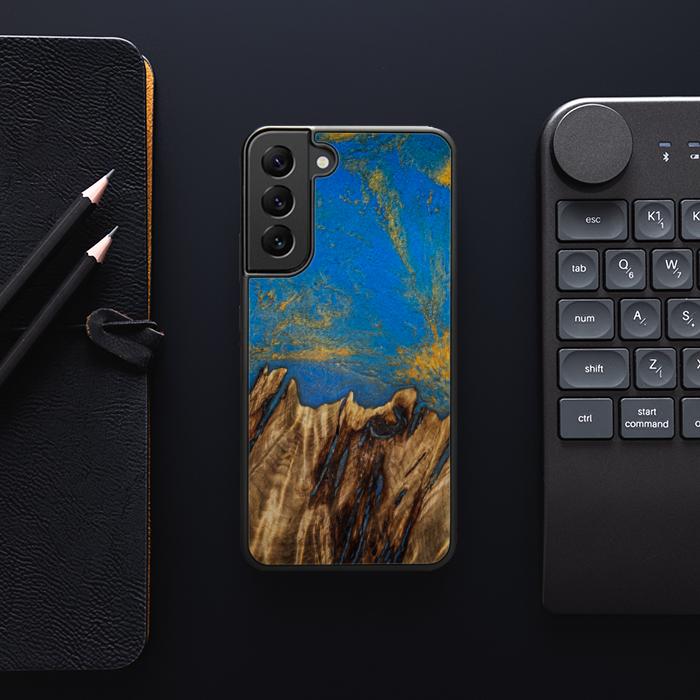 Samsung Galaxy S22 Plus Handyhülle aus Harz und Holz - SYNERGY#C43