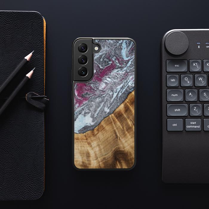 Samsung Galaxy S22 Plus Handyhülle aus Harz und Holz - Synergy#C12
